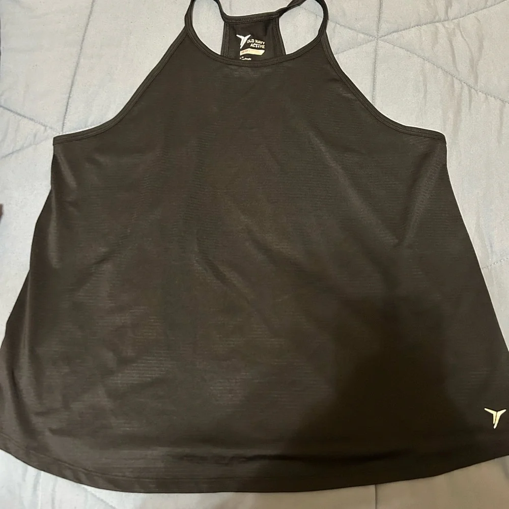 Old Navy Active Tank Bundle - Picture 2 of 5